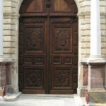 Portail de l'Hôtel-Dieu donnant accès au tombeau de Sully à Nogent le Rotrou, Eure et Loire